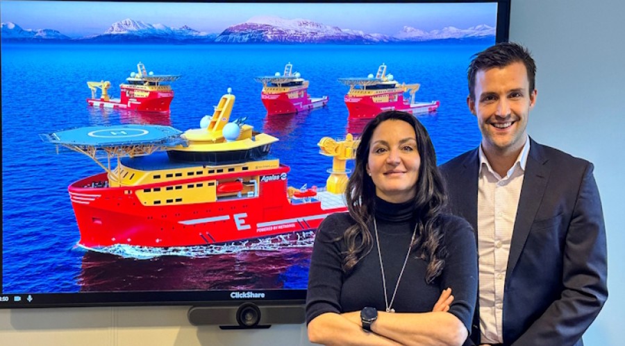 CEO i Eidesvik Offshore, Gitte Gard Talmo og CEO i Agalas, Mats Nygaard Johnsen inngår partnerskap for å bygge verdens første metanol-drevne fartøy for subsea og offshore vind markedene. Foto: Eidesvik Offshore