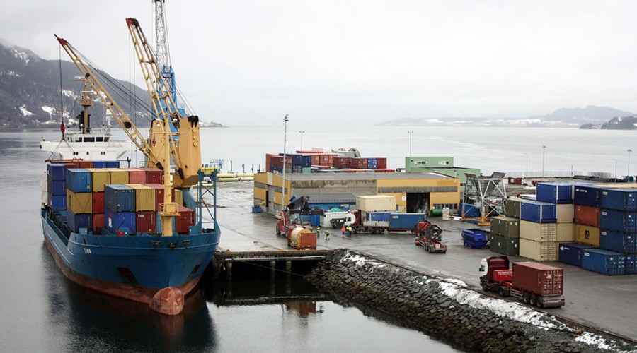 Fra havna i Orkanger. ESA mener nå at de norske reglene for NIS-skip er diskriminerende. Illsutrsjonsfoto: Trondheim havn.